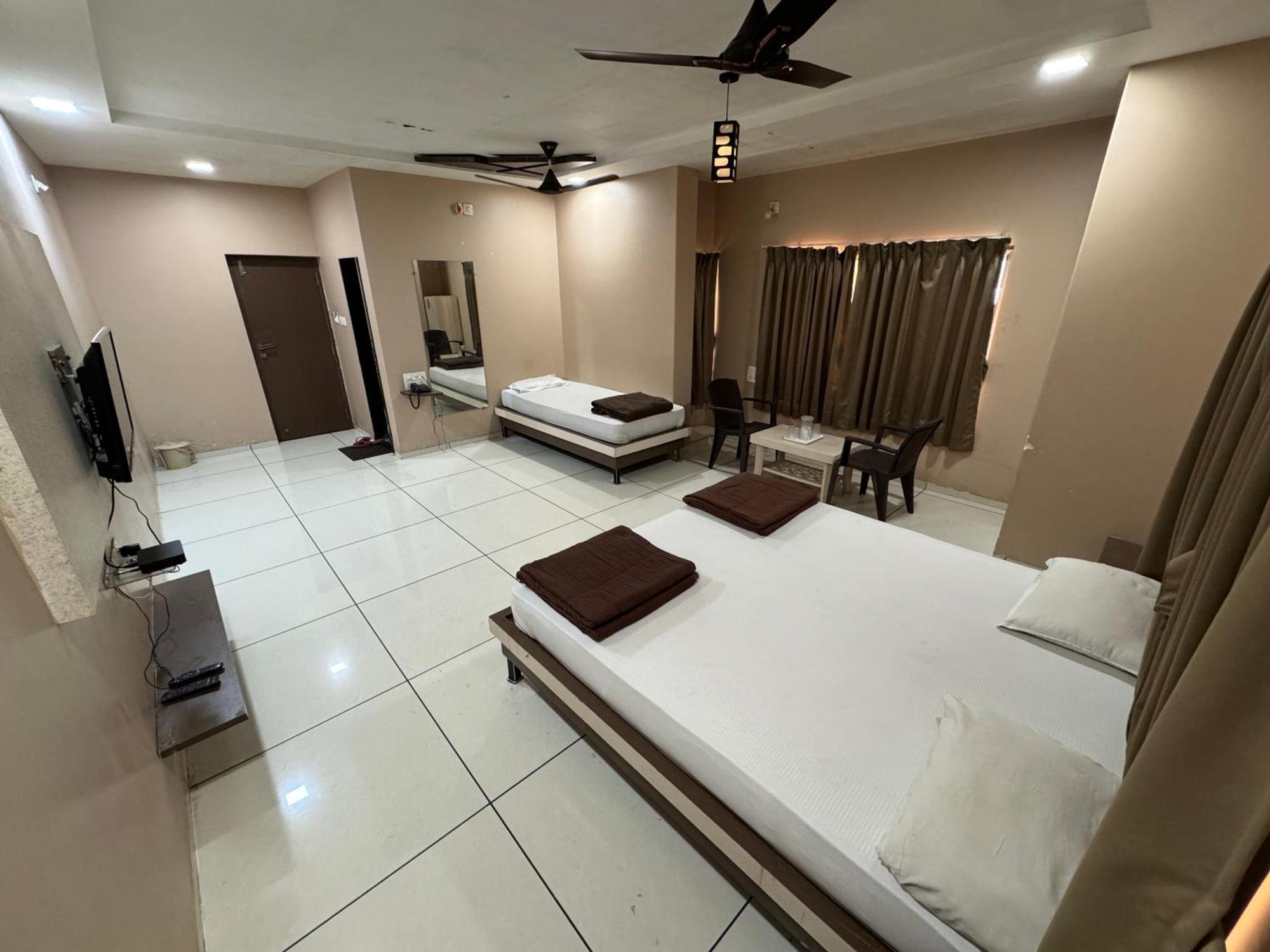 Hotel Bluediamond Bardoli Екстер'єр фото