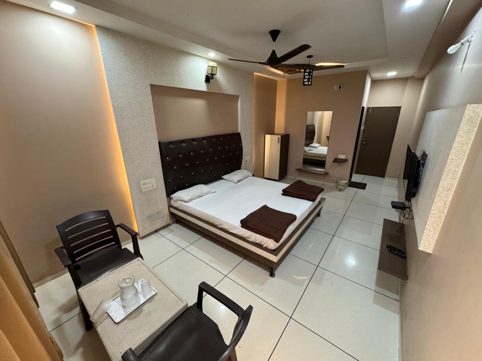 Hotel Bluediamond Bardoli Екстер'єр фото